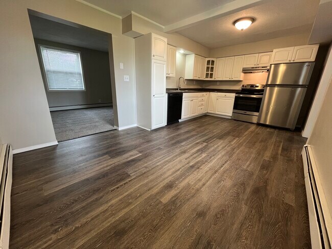 Foto del edificio - 1209 Rosewood Dr NE