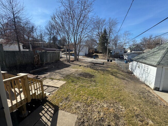 Foto del edificio - Spacious 2-Bedroom Home in a Quiet Neighbourhood!