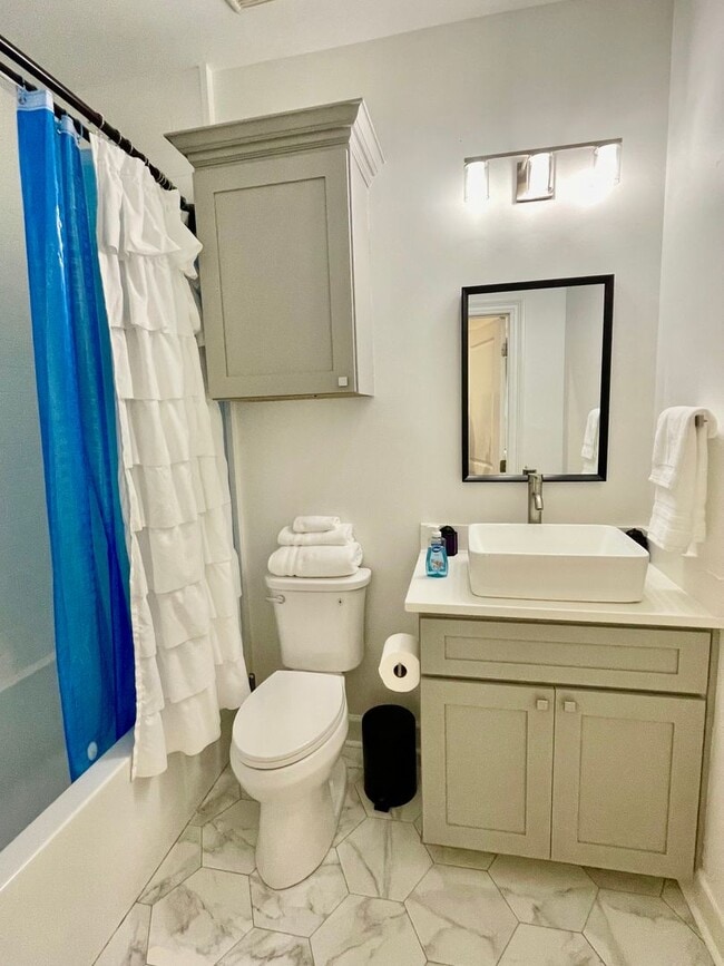 Foto del edificio - 415 Bedford Dr