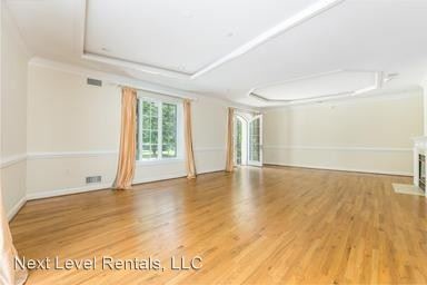 Building Photo - 4600 Elm St