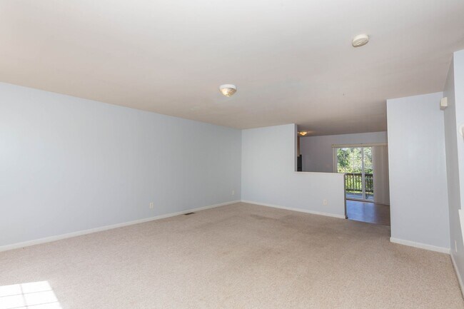 Foto del edificio - 3 Bed, 2.5 Bath in Martinsburg
