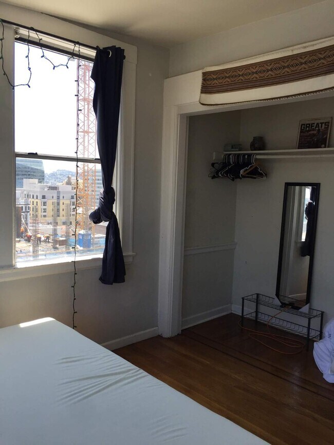 Foto del edificio - 815 O'Farrell St