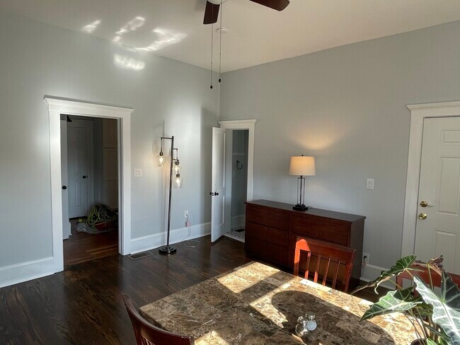 Foto del edificio - 1623 N Laura St