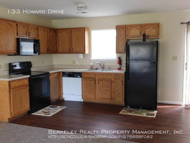 Foto del edificio - 133 Howard Drive