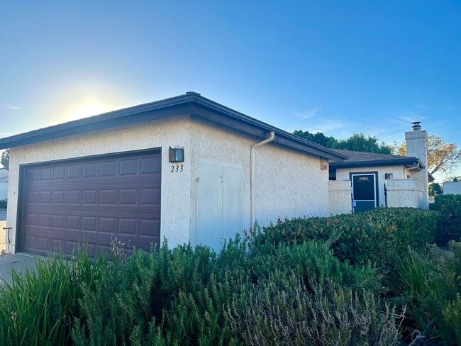 Foto del edificio - Lovely 3 Bedroom Townhome!