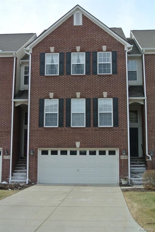 Foto principal - 646 Cherry Orchard Rd