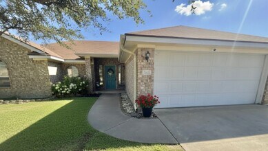 Building Photo - 4402 Fawn Dr