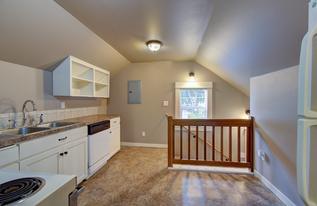Building Photo - 5407 Glen Echo Ave