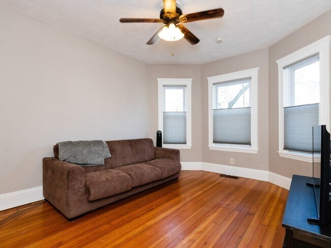 Photo - 79 Topliff St Apartment