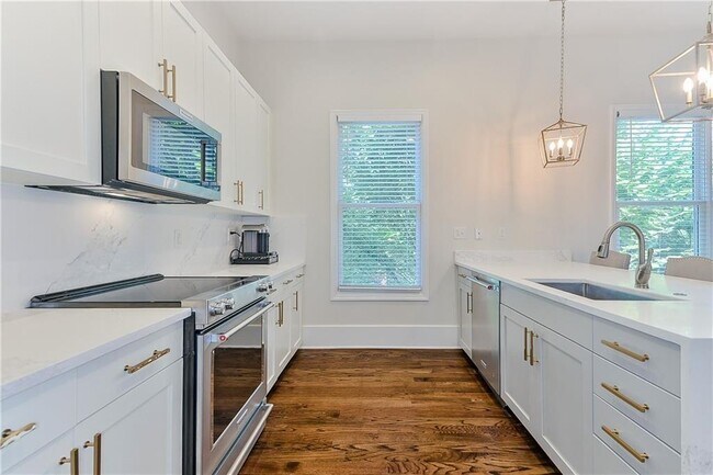 Foto del edificio - 745 Fountainhead Ln NE