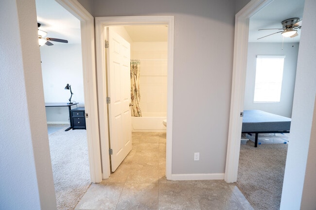 Foto del edificio - 1401 SE Portillo Rd