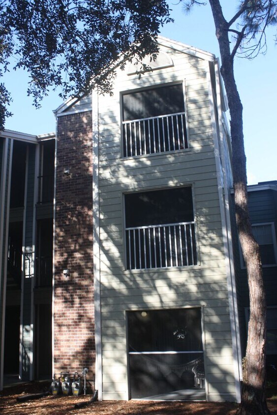 Primary Photo - 5016Park2227