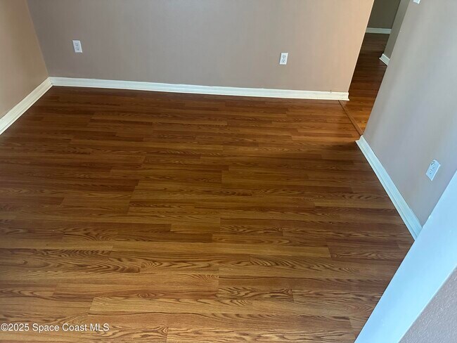 Foto del edificio - 534 White Plains Ave SW
