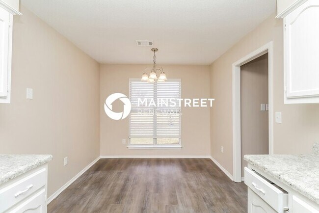 Building Photo - 4 Bedroom Pet-Friendly Home in Horn Lake, MS with Main Street Renewal
