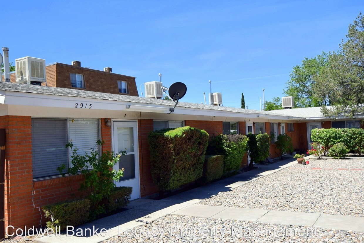 Primary Photo - 9400 Candelaria Rd NE