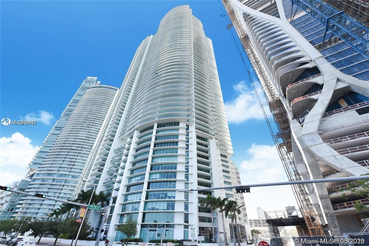 Foto principal - 900 Biscayne Blvd