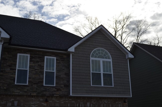 Building Photo - 1062 Harrison Way