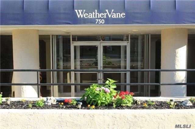 Primary Photo - 750 Shore Rd