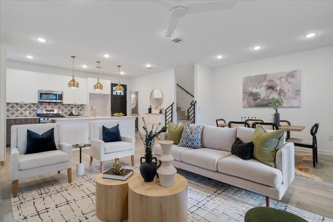 Building Photo - 2624 Metcalfe Rd