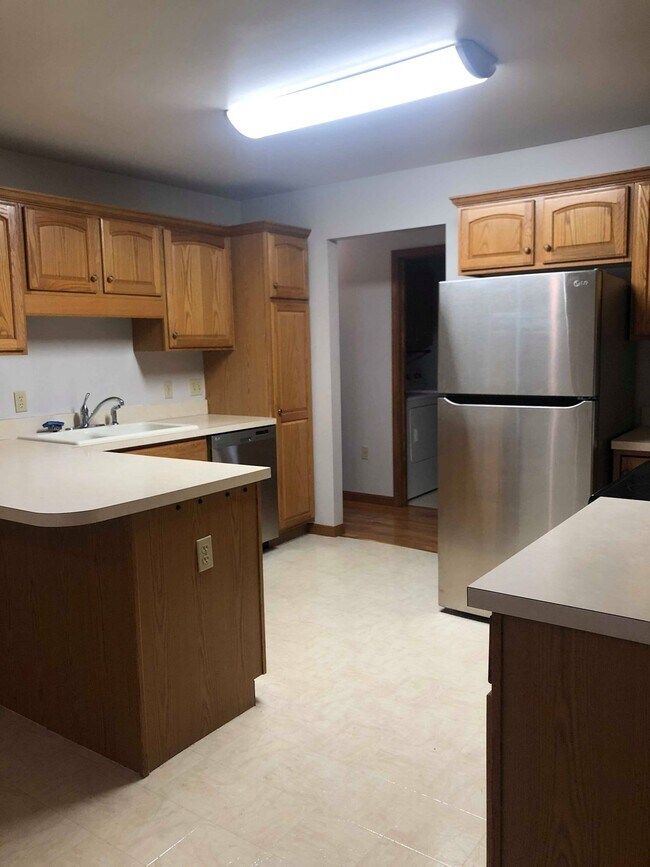 Foto del edificio - 3265 Silverwood Dr