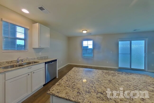 Building Photo - 1076 Crescent Moon Lp