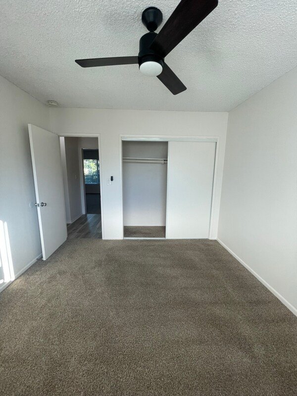 Foto del edificio - 7932 Lampson Ave