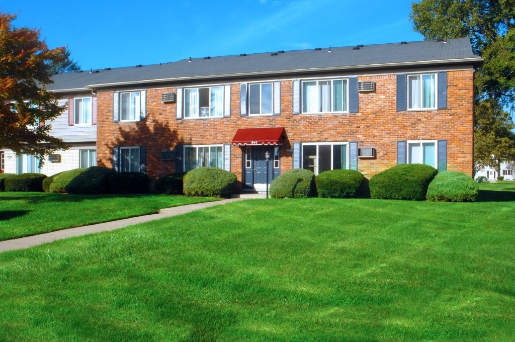 Primary Photo - Chatsford Village Apartments