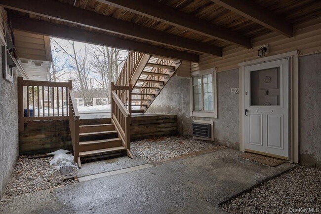 Foto del edificio - 506 Fox Run Ln