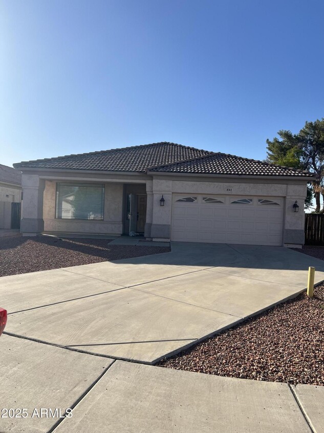 Foto principal - 8312 N 56th Ln