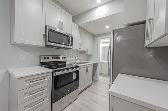 Building Photo - 1443 Cherniak Way SW