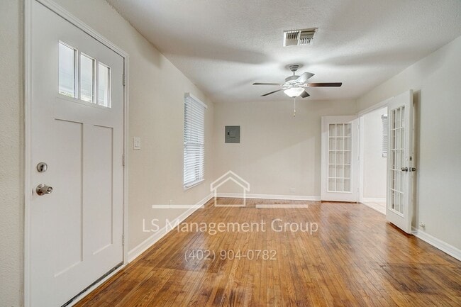 Building Photo - 609 Taft Blvd