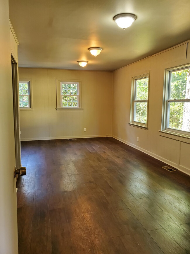 Building Photo - 5317 Nisbet Dr