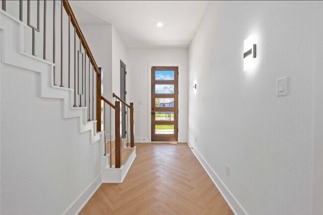 Foto del edificio - 4117 Shelby Cir