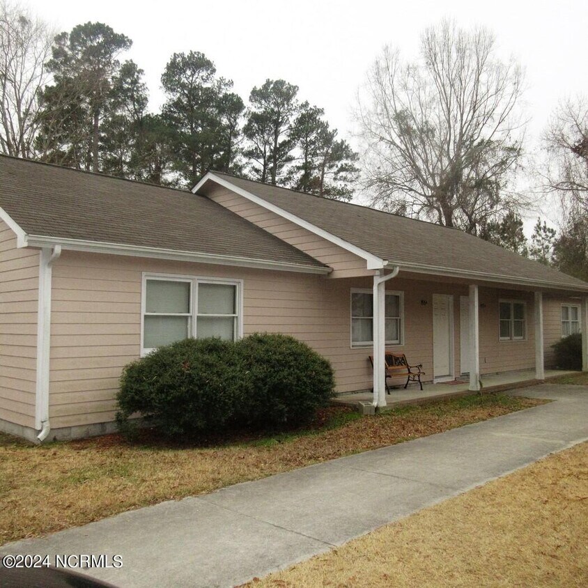 Primary Photo - 155 Lakewood Dr