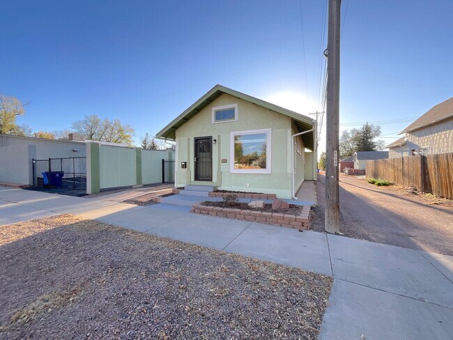 Foto del edificio - 1 Bedroom Home Available Near Colorado Ave...