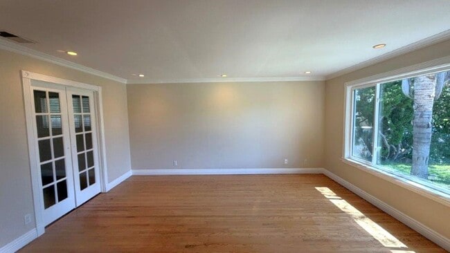 Building Photo - Beautiful Updated 4-Bedroom Martinez Home with Hardwood Floors,  Backyard & Gardener Included