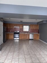 Building Photo - 24 19th Ave