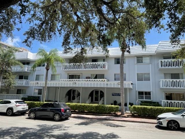 Foto del edificio - 100 Edgewater Dr