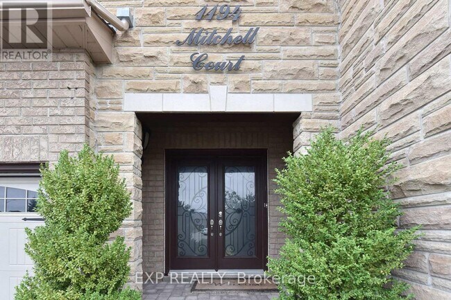 Photo du bâtiment - 1194 Mitchell Ct