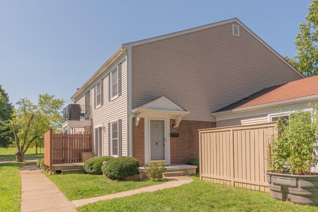 Foto del edificio - 2704 Glenbridge Ct