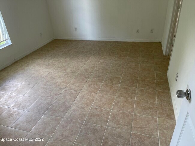Foto del edificio - 1598 Degroodt Rd SW