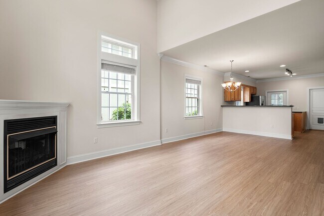 Foto del edificio - Five-Bedroom Tudor Home with Main-Level Primary Suite in Albemarle Reserve