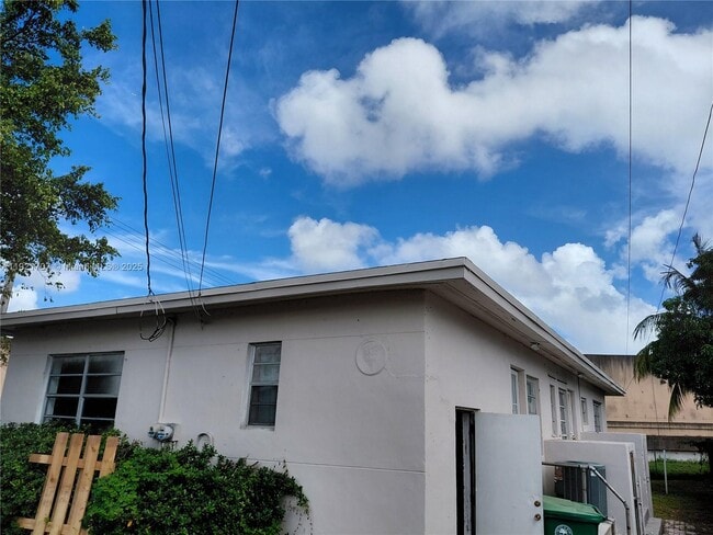 Foto del edificio - 640 NW 77th St