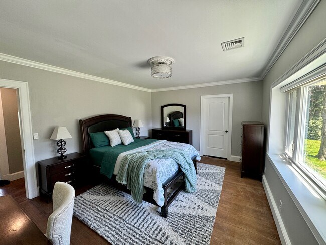 Photo - 1820 Albany Ave Apartment