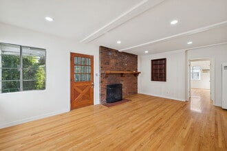 Building Photo - 11613 Moorpark St