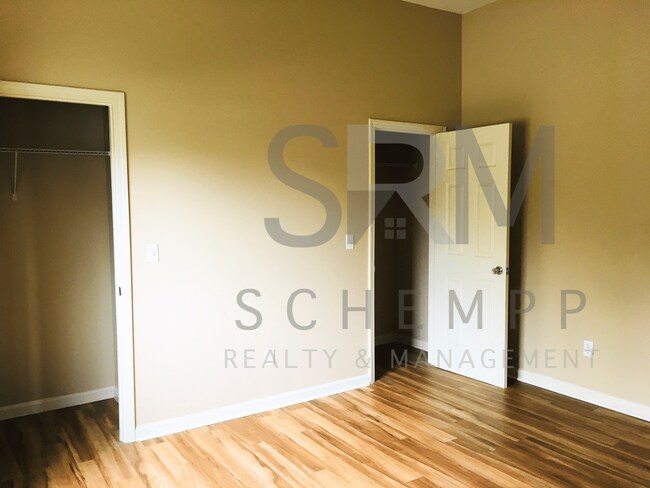 Foto del edificio - Renovated 2 bedroom in the Russell neighborhood! *Section 8 accepted*