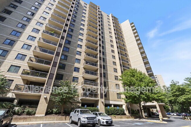 Foto del edificio - 309 Yoakum Pkwy