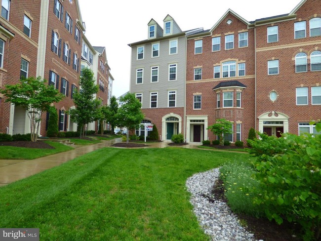 Foto del edificio - 339 Chessington Dr