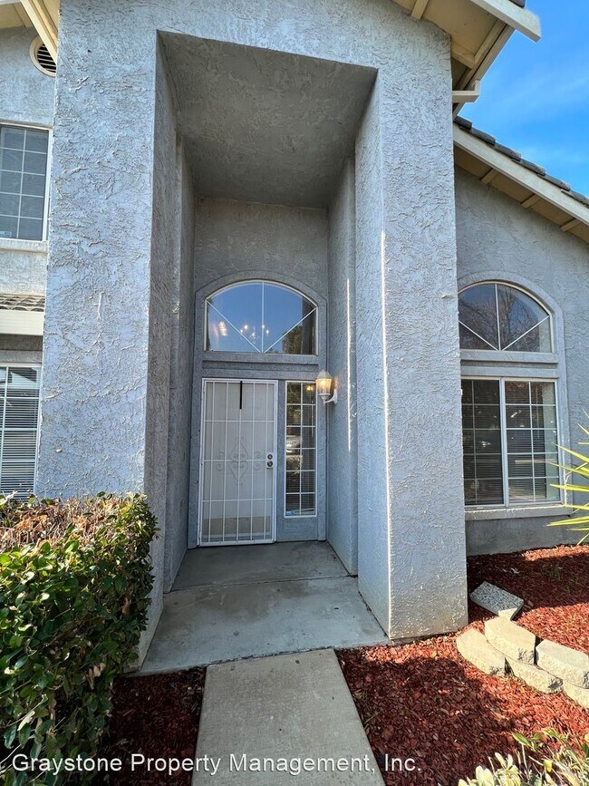 Building Photo - 5 br, 3 bath House - 1631 Fir Drive