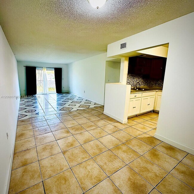 Foto del edificio - 3700 NW 21st St